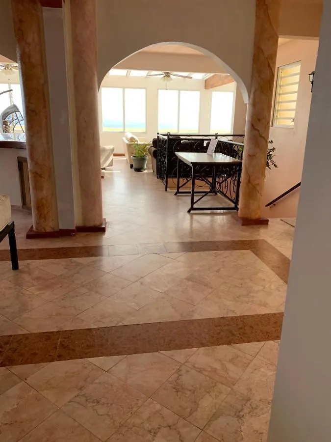 別荘 イサベラ Oceanfront Hideaway Main Floorヴィラ プエルトリコ