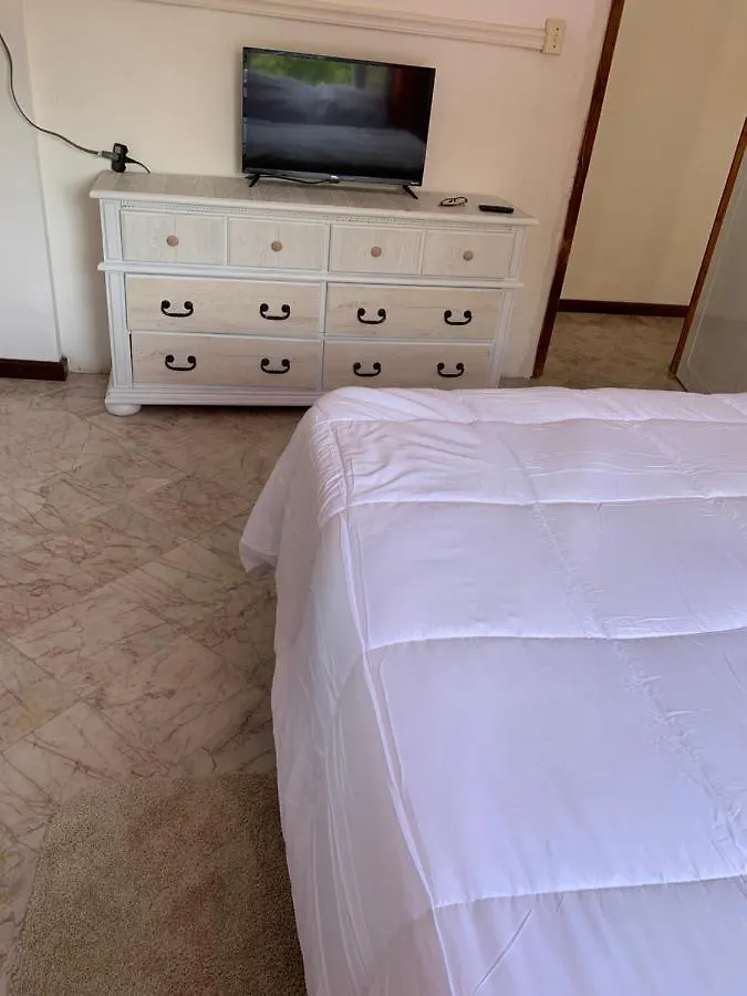 イサベラ Oceanfront Hideaway Main Floorヴィラ 別荘