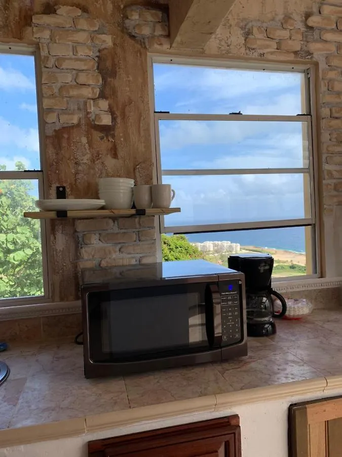 イサベラ Oceanfront Hideaway Main Floorヴィラ 0*,  プエルトリコ